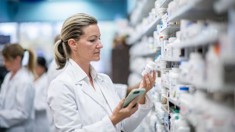 Tretinoina 0,25% Crema Guida Completa ai Benefici e All'Utilizzo Tretinoina 0,25% Crema Guida Completa ai Benefici e All'Utilizzo